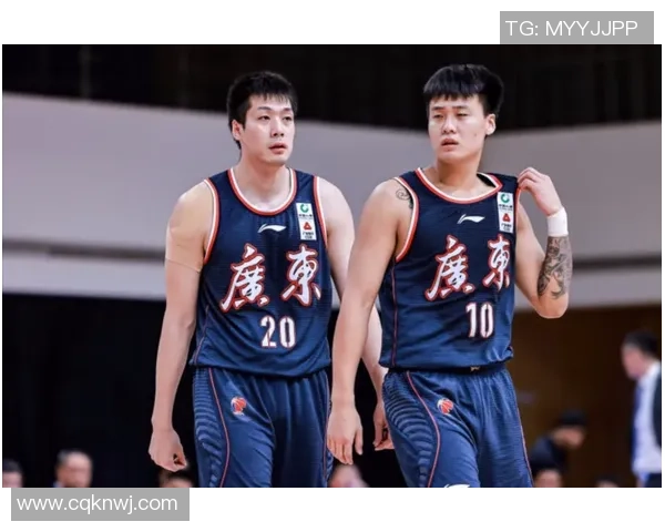 雷丁与韦康比激战正酣谁能在这场较量中笑到最后